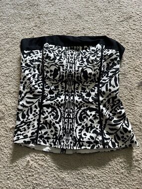 White House Black Market Black and White Strapless corset Top